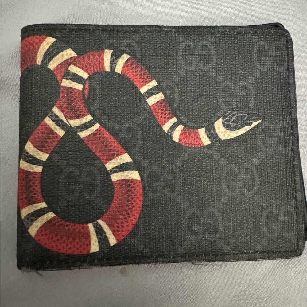 Gucci GG Supreme Snake Wallet